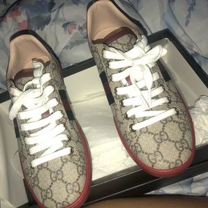 Gucci shoes